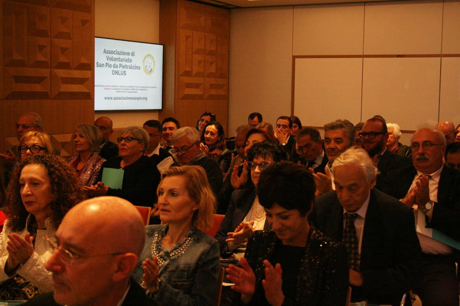 Alcuni ospiti durante la presentazione del libro